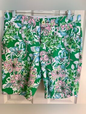 Lilly Pulitzer Natia Mid-Rise Knit Bermuda Shorts Size 8 in Spearmint Blossom